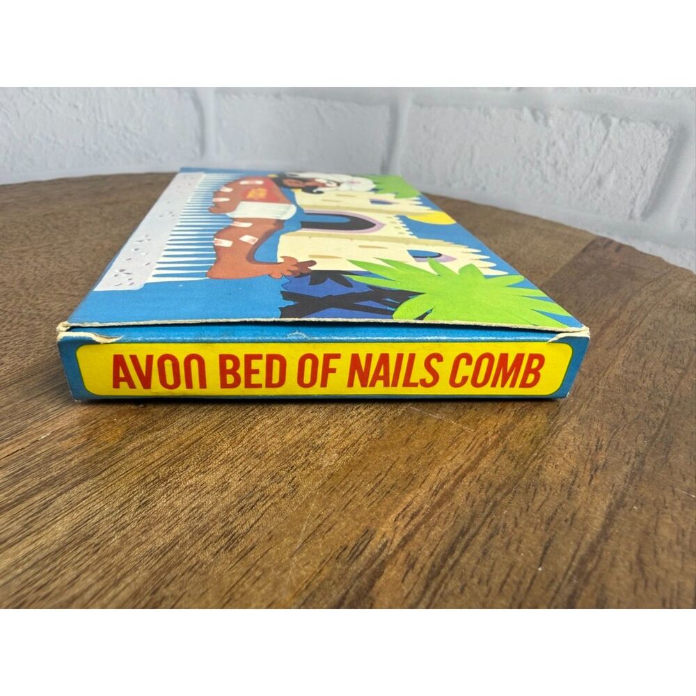 New Old Stock Avon Bed of Nails Hair Comb in Box - Picture 3 of 7